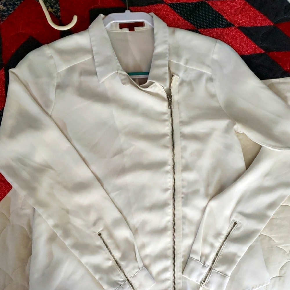 Women's White Zipper Blouse